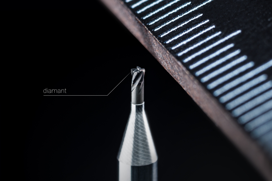 Mikrofréza osazena břitem z monolitického CVD diamantu